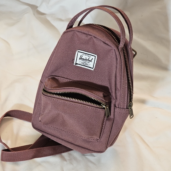 Herschel Supply Nova Crossbody bag - Picture 2 of 8